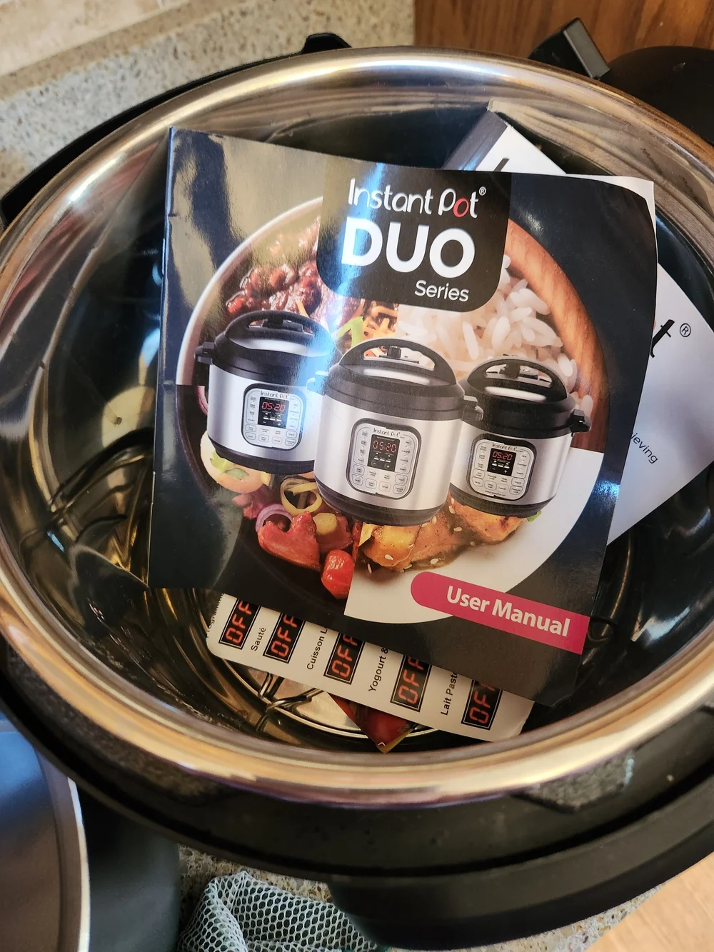 Instant Pot Electric Pressure Cooker - With Extra Non Stick Pan 6 Quart